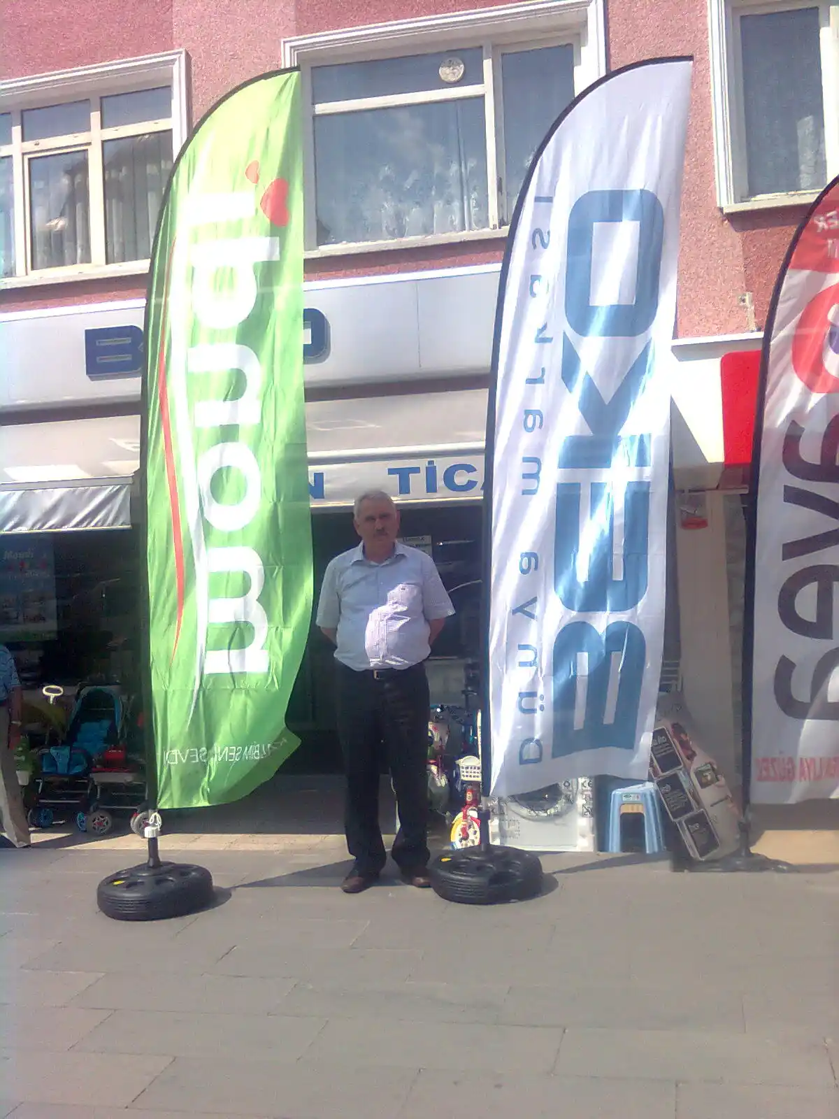 beyaz-esyaci-yelken-bayragi-13